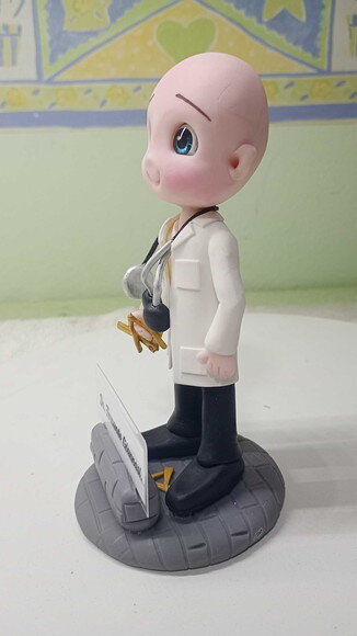 Toy Colecionável Médico em Biscuit 3