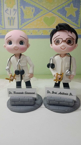 Toy Colecionável Médico em Biscuit 3