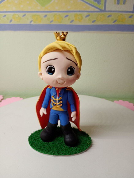 Toy Colecionável Príncipe em Biscuit.