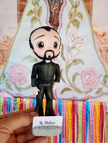 Toy Padre em Biscuit