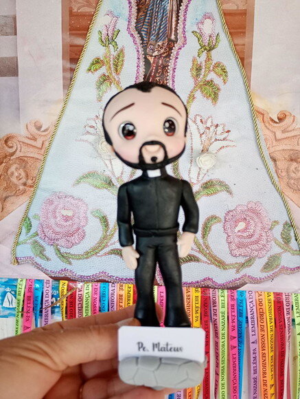 Toy Padre em Biscuit