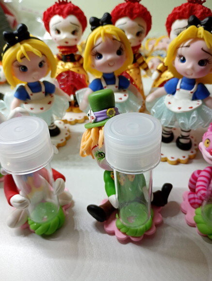 Tubetes Alice no Pais das Maravilhas em Biscuit (8 Cm)