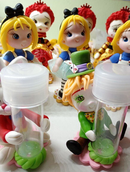 Tubetes Alice no Pais das Maravilhas em Biscuit (8 Cm)