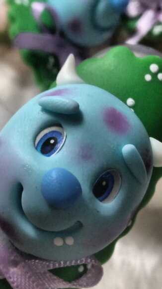 Tubetes Sully Monstros S/a