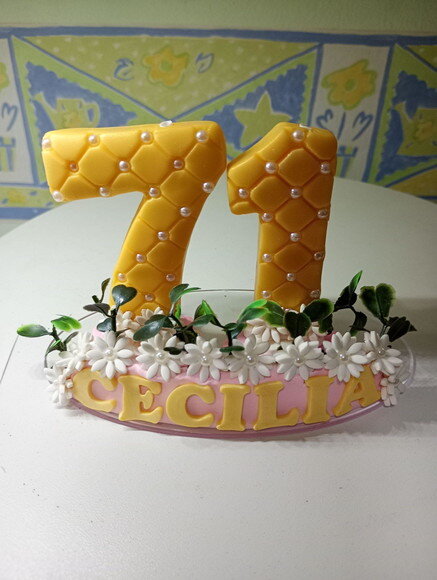 Vela Personalizada 71 Anos em Biscuit