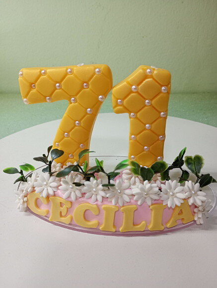Vela Personalizada 71 Anos em Biscuit
