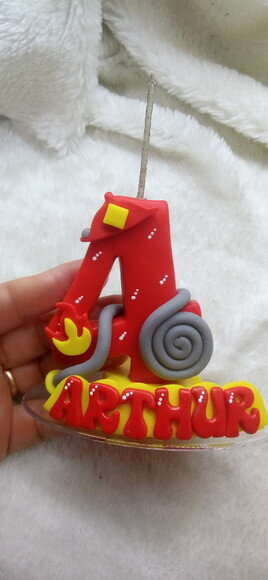 Vela Personalizada Bombeiro em Biscuit