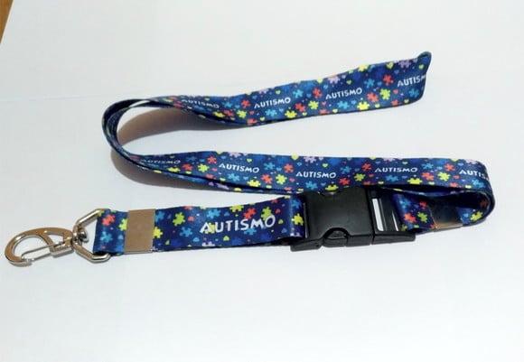 01 cordão 01 crachá autismo 20mm chaveiro com mosquete