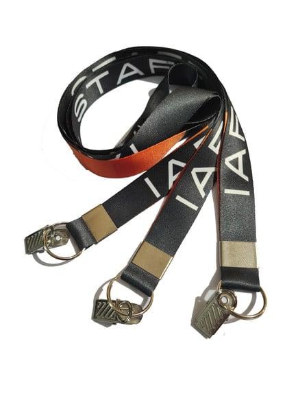40 Crachás e 40 Cordões 20mm Personalizados Arg e Jacaré