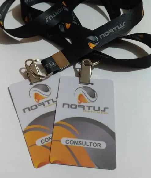 40 Crachás com Cordão Personalizado