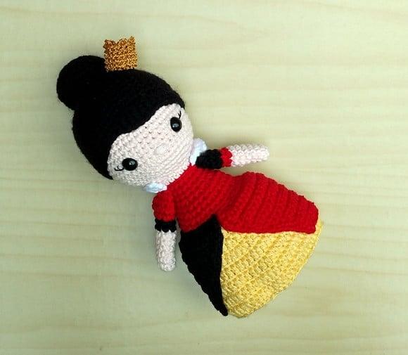 Boneca Rainha de Copas Amigurumi