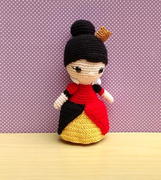 Boneca Rainha de Copas Amigurumi