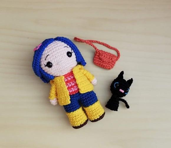 Coraline e o Gato Preto Amigurumis