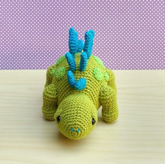 Estegossauro Toby Amigurumi