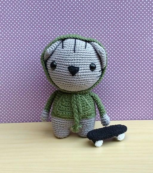 Gato Milo com Skate Amigurumi