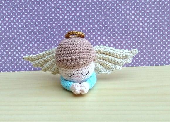Mini Anjinho Orando Amigurumi