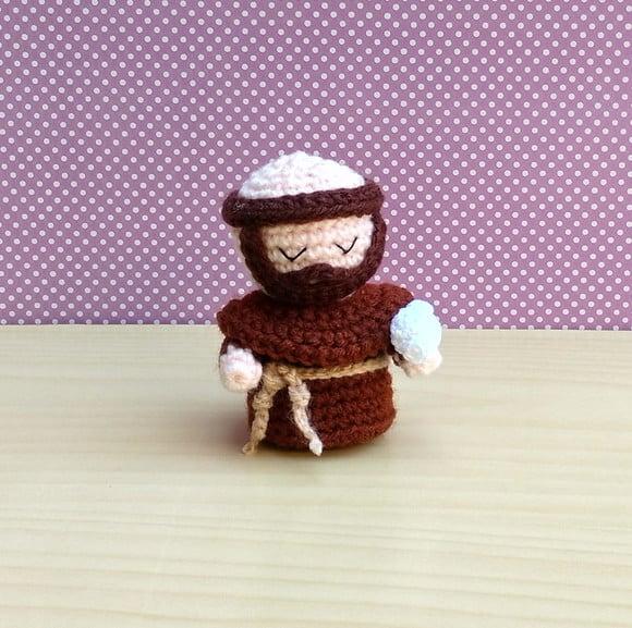 Mini São Francisco de Assis Amigurumi