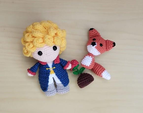 o Pequeno Príncipe V2, a Rosa e a Raposa Amigurumi