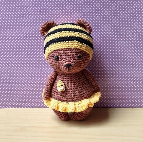 Ursa Bruna Amigurumi Vestida de Abelha