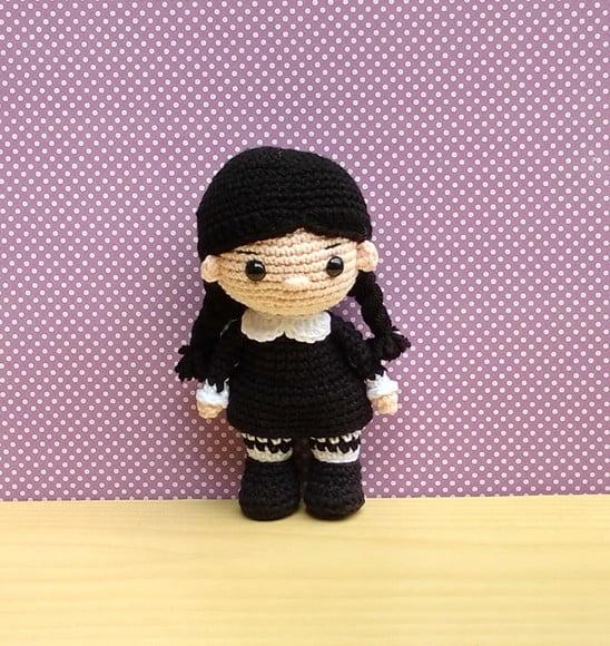 Wandinha Addams Amigurumi