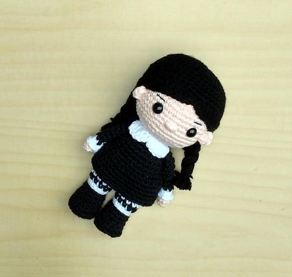 Wandinha Addams Amigurumi