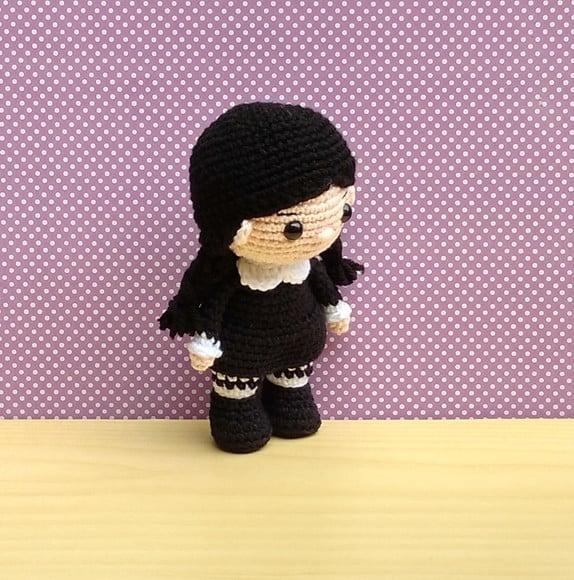 Wandinha Addams Amigurumi