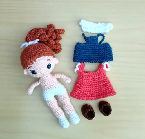 Boneca Laura Amigurumi (coleção Menininhas)