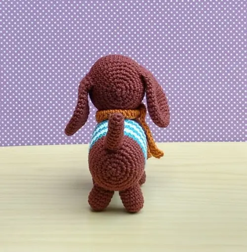 Cachorro Salsicha Pierre Amigurumi