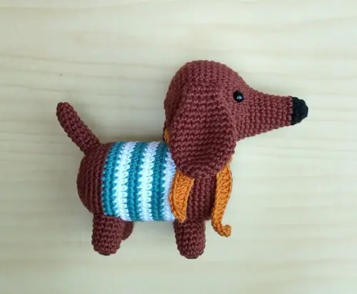 Cachorro Salsicha Pierre Amigurumi