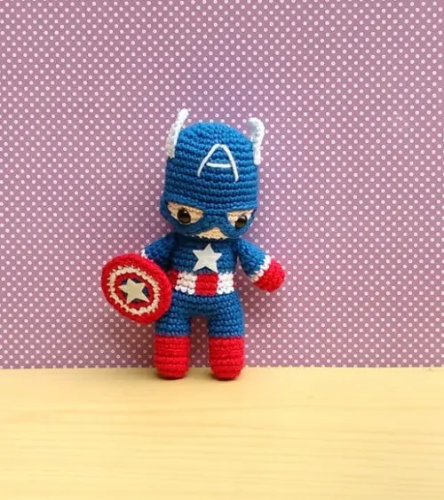Capitão América Amigurumi