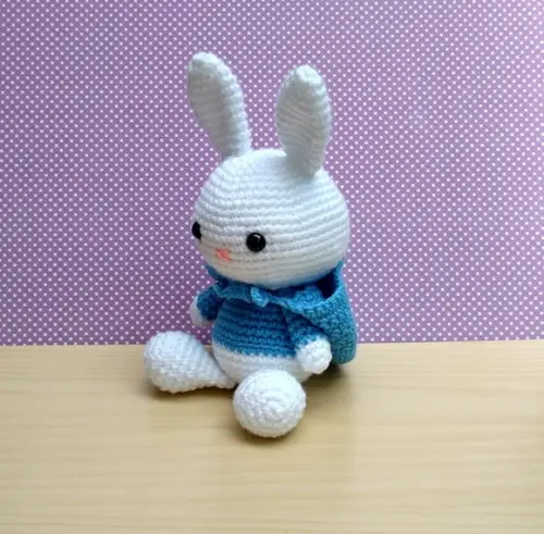 Coelho com Capuz Lulu Amigurumi