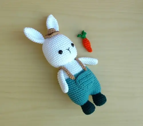 Coelho Cenourinha Amigurumi