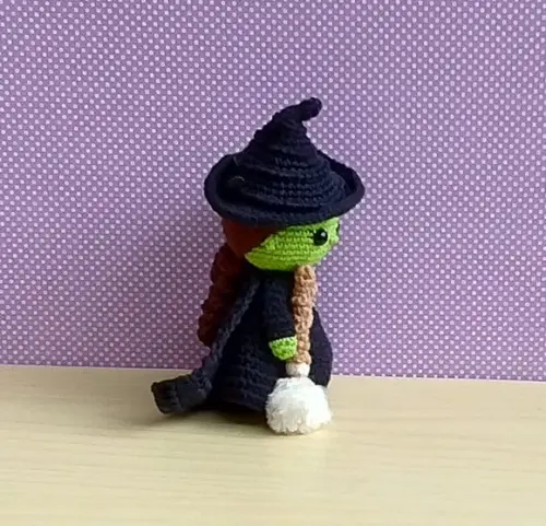Elphaba - Wicked Amigurumi