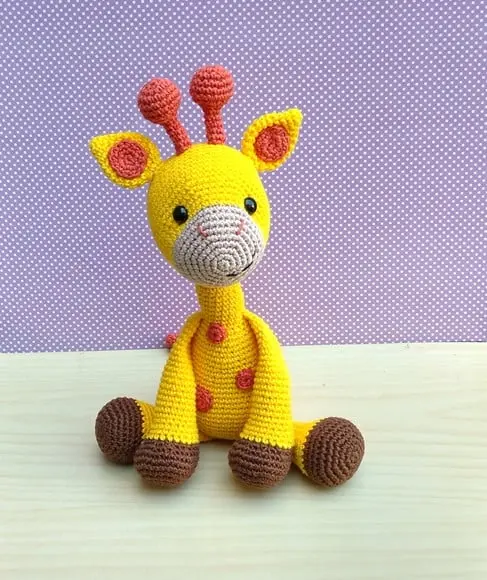 Girafa Gê Amigurumi