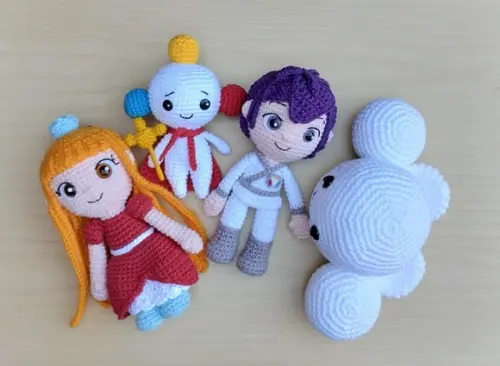 Grizelda, Rei Arco-íris, Felpudo e Zee Amigurumi