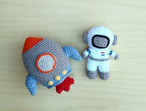 Kit Foguete Niko e Astronauta Yuri Amigurumi