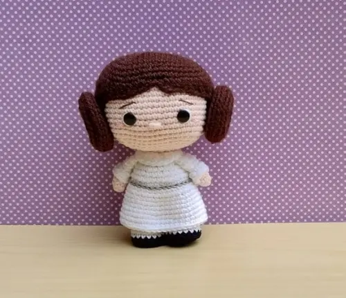Leia (funko) Amigurumi * Pronta Entrega
