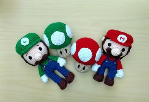 Mario, Luigi, Cogumelo Verde e Cogumelo Vermelho Amigurumi