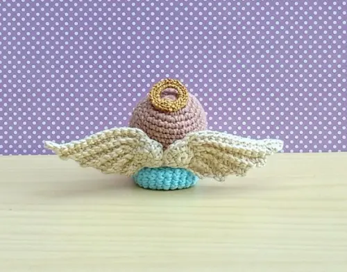 Mini Anjinho Orando Amigurumi