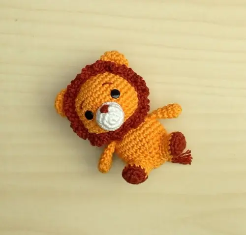 Mini Leãozinho ( Juba Crochetada) Amigurumi