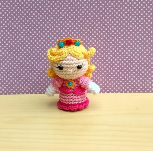 Mini Princesa Peach ( Mario Bros- Game) Amigurumi
