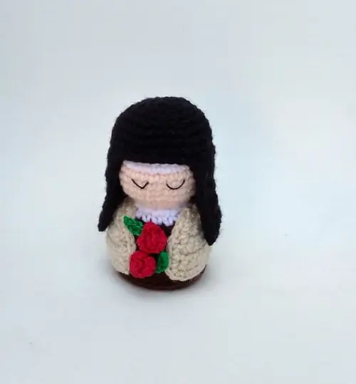 Mini Santa Teresinha Amigurumii