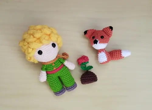 o Pequeno Príncipe, a Raposa e a Rosa Amigurumi