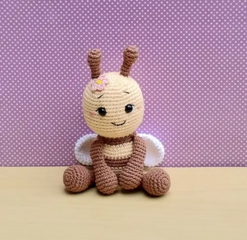 Pedido Especial Abelha Berê Amigurumi Peso de Porta