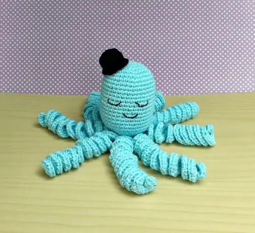 Polvo Amigurumi - Menino - Cartola (prematuro/recém-nascido)