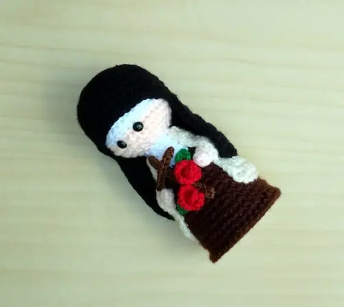 Santa Teresinha do Menino Jesus Amigurumi