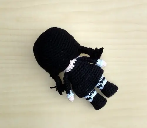 Wandinha Addams Amigurumi