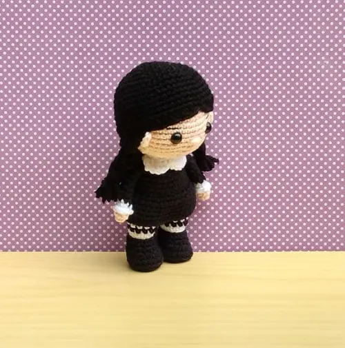 Wandinha Addams Amigurumi