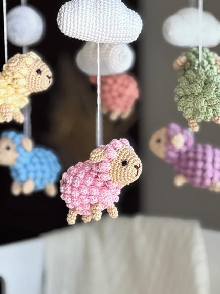 Mobile Ovelhinha Amigurumi