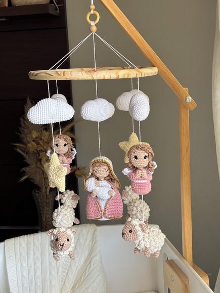 Mobile para Berço Santinha em Crochê Amigurumi